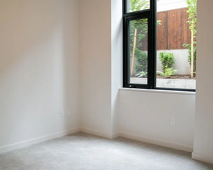 2871 SE Division St — Photo 29