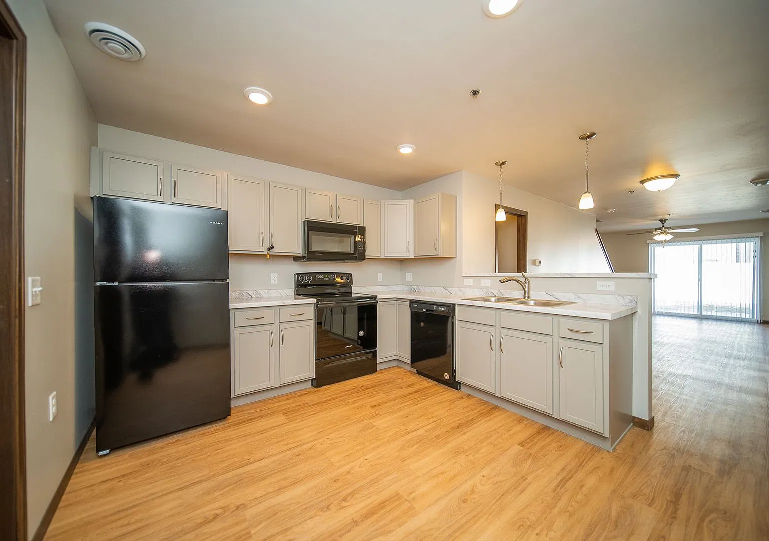 Townhomes For Rent — Photo 2