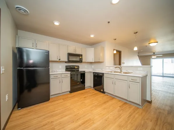 4822 S Hosta Ave, Sioux Falls, SD 57110