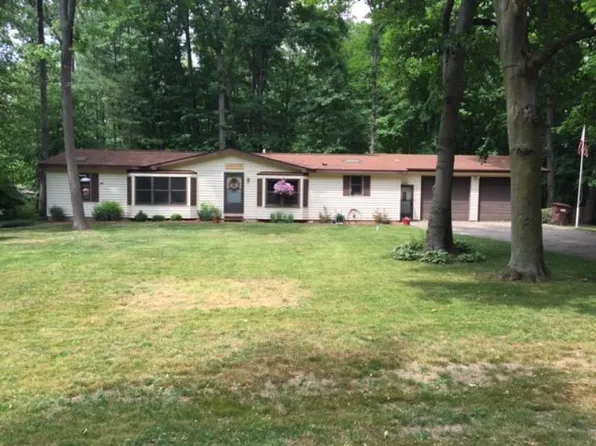 4408 Pine Ct, Akron, MI 48701
