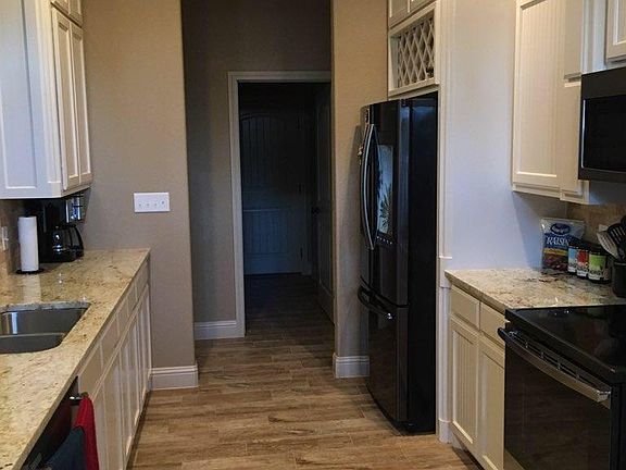 5th image of 365 Brazos Dr