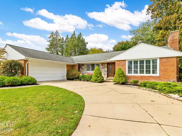 442 Barclay Rd, Grosse Pointe Farms, MI 48236