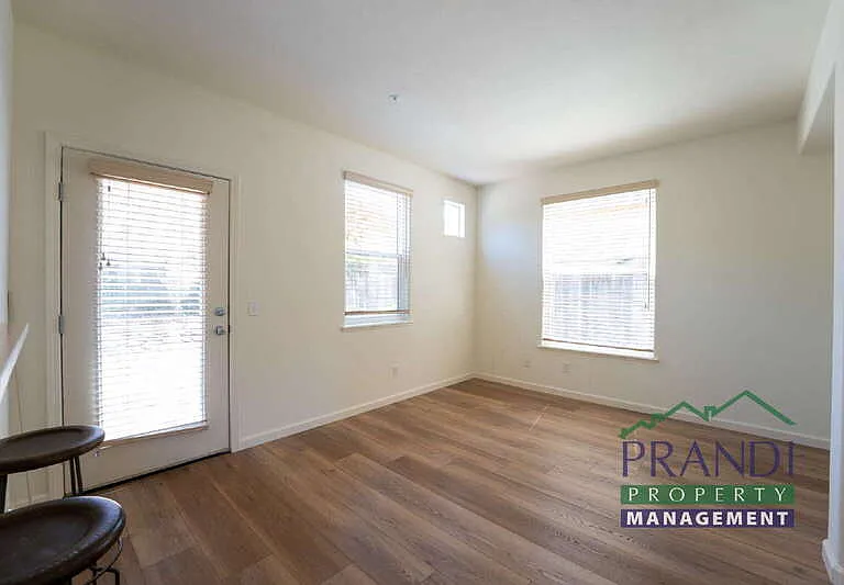82 Arnold Dr — Photo 9
