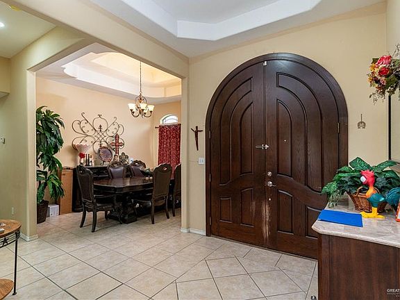 3rd image of 838 Quail Hollow Dr