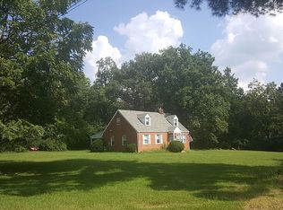 1543 Tudor Ln, North Chesterfield, VA 23235