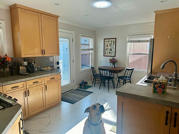2nd image of 2205 E Redondo Ave