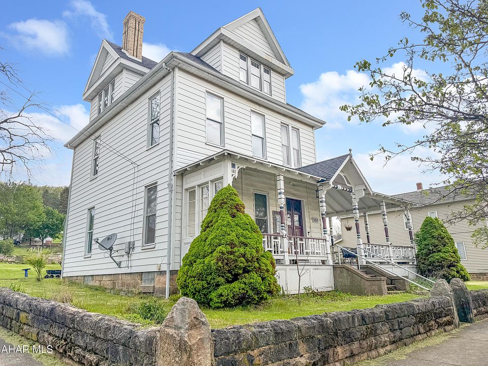 1st image of 332 Beaver St