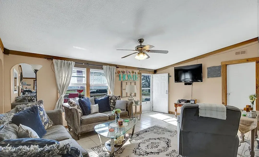 3 bed, 1500 sqft, $1,625 — Photo 4
