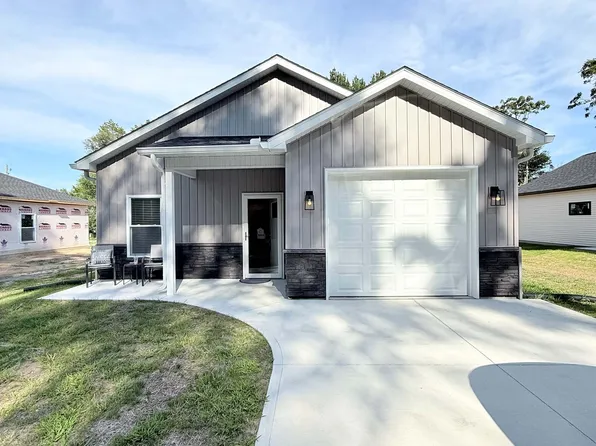 1468 S 16th St, Terre Haute, IN 47802