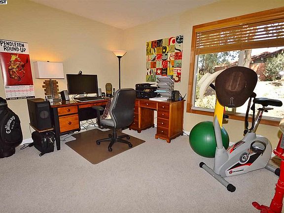 4th image of 714 Bonita Ave