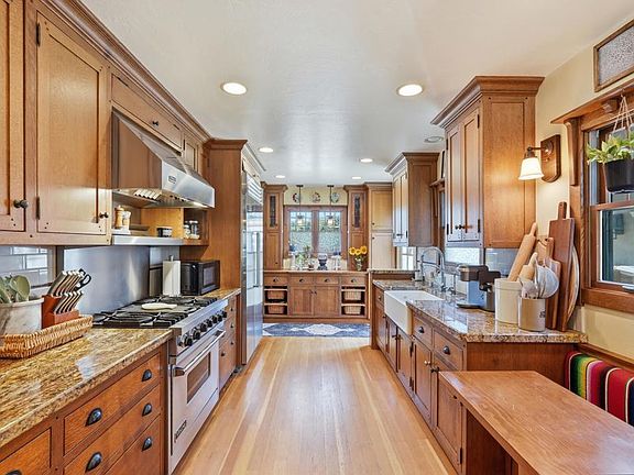 2nd image of 1738 Key Ln