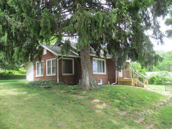 209 Spring St, Three Rivers, MI 49093