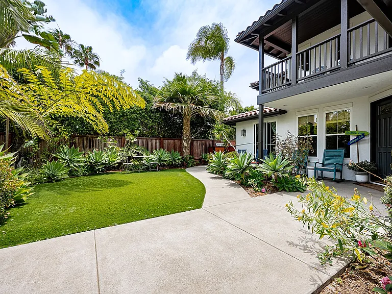 341 Calle De Adele — Photo 60