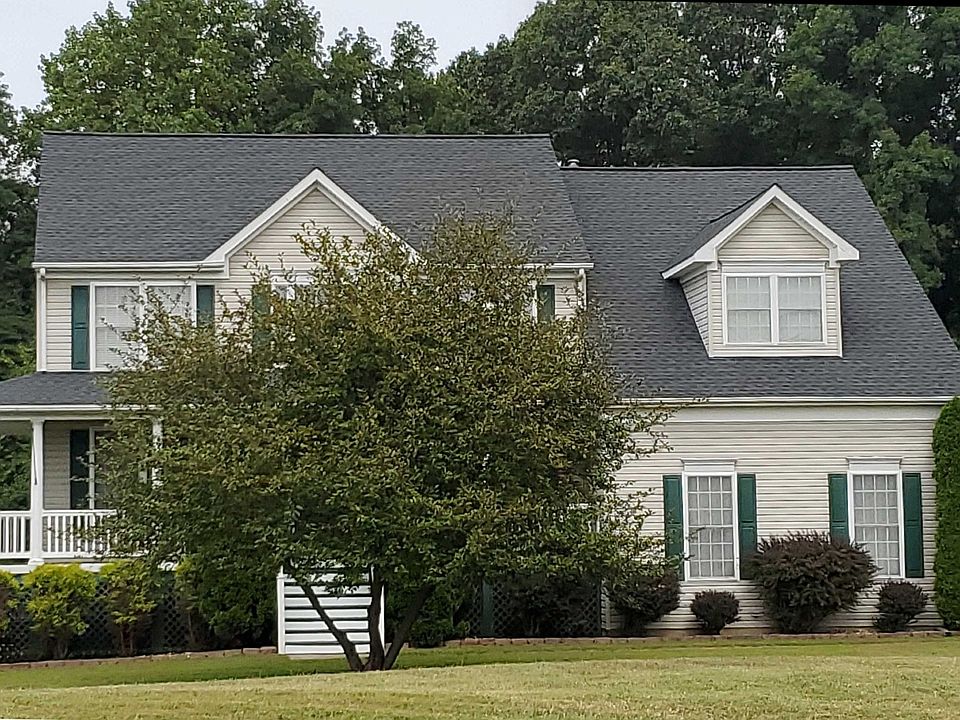 1st image of 107 E Goldfinch Ln