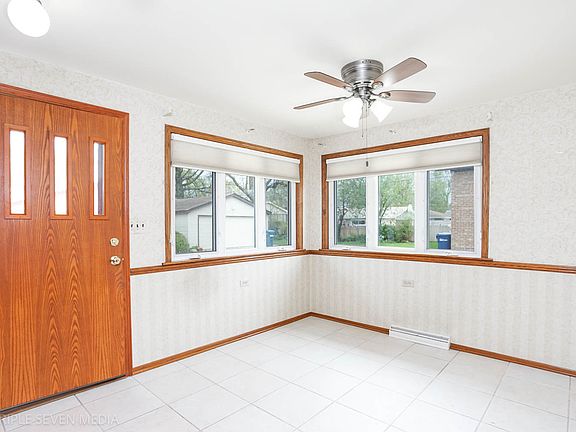 5th image of 10733 Lawler Ave