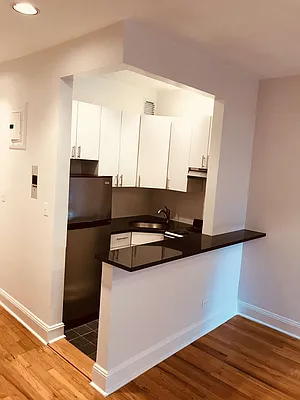 Rented by Metropolis Real Estate of Manhattan | media 32