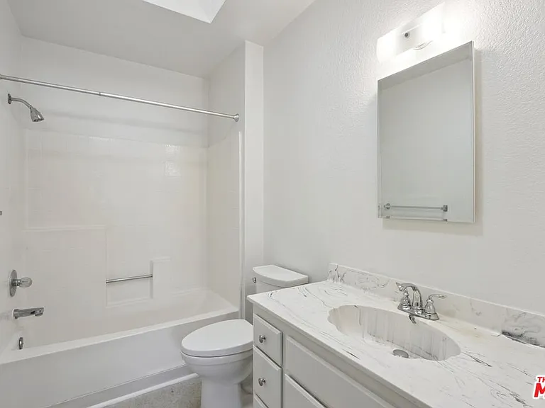 5429 Troost Ave #4 — Photo 19