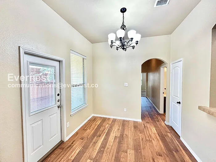 1335 Piedmont Dr — Photo 6