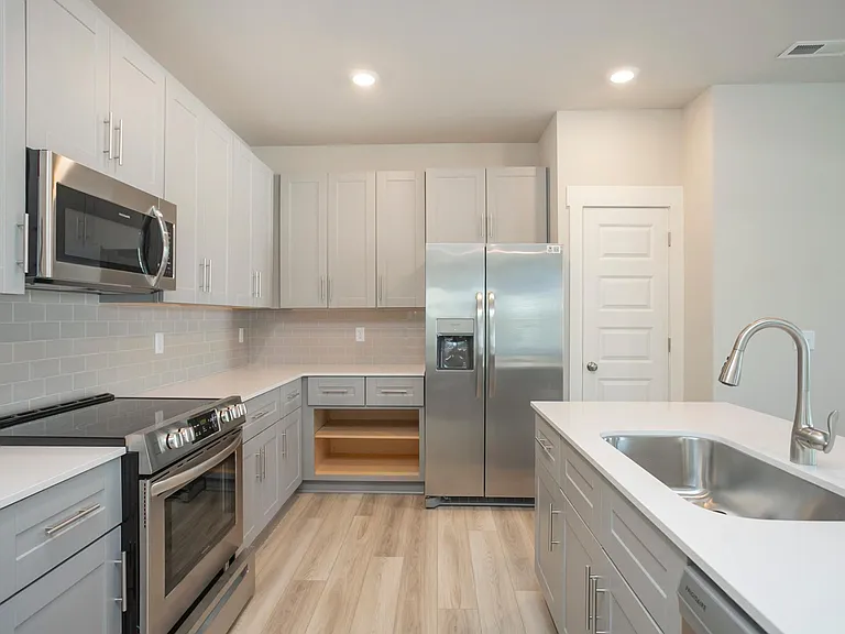 4524 Ropha Ct — Photo 8