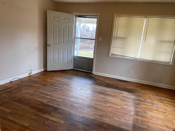 2nd image of 309 Terrace Dr