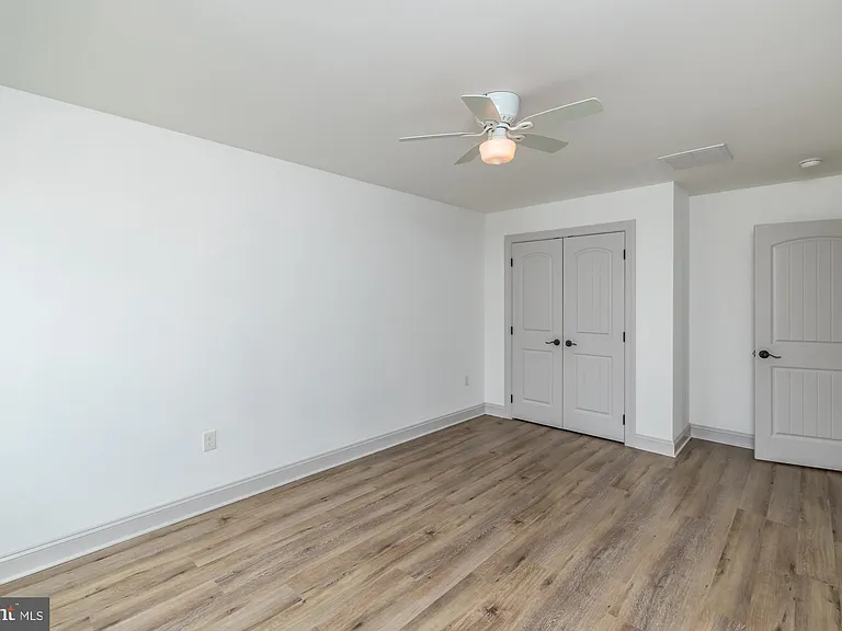 411 James St — Photo 51