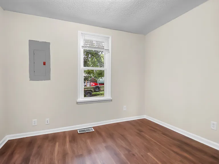 114 Emory St — Photo 20