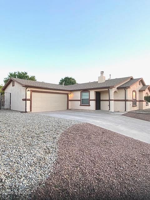 1st image of 4042 Calle De Luna