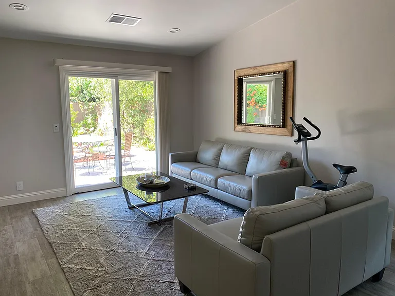 3408 Seabright Ave — Photo 5