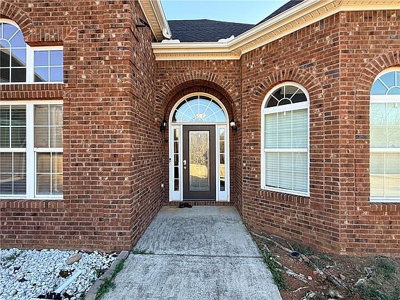 4th image of 320 Pecan Ct