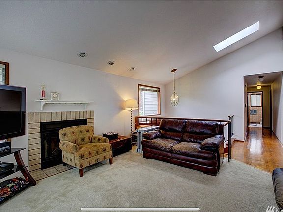 2nd image of 19004 Sunnyside Ave N