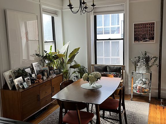 3rd image of 234 W 21st St APT 22