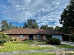 2601 Manor Oak Dr, Valrico, FL 33596