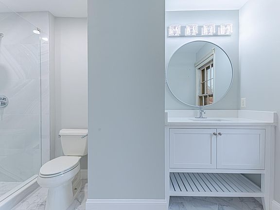 3rd image of 6926 McLean Park Manor Ct