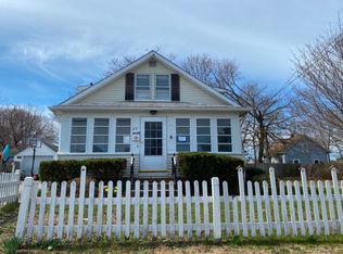 27 Sand Pond Rd, Warwick, RI 02888