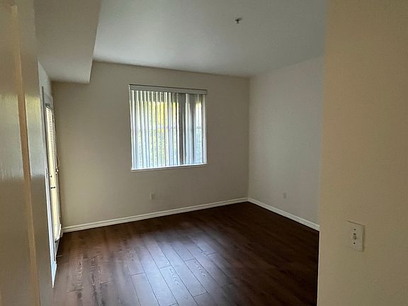 4th image of 1982 W Bayshore Rd APT 328