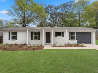 6611 Wonderlake Rd, Pensacola, FL 32526