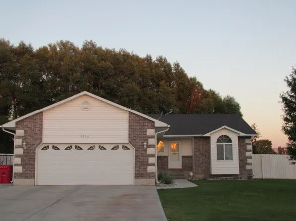 4966 Camas Creek Cir, Iona, ID 83427