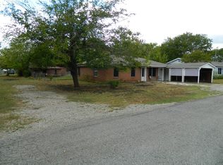201 N Willow St, Leonard, TX 75452