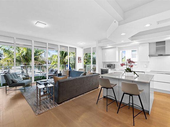 2nd image of 151 Isle Of Venice Dr APT 2A