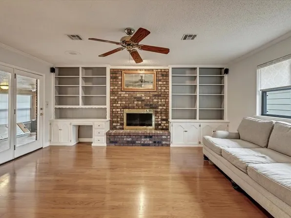 829 Arnold Ave, Moore, OK 73160