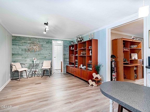 5th image of 2157 Swan Dr