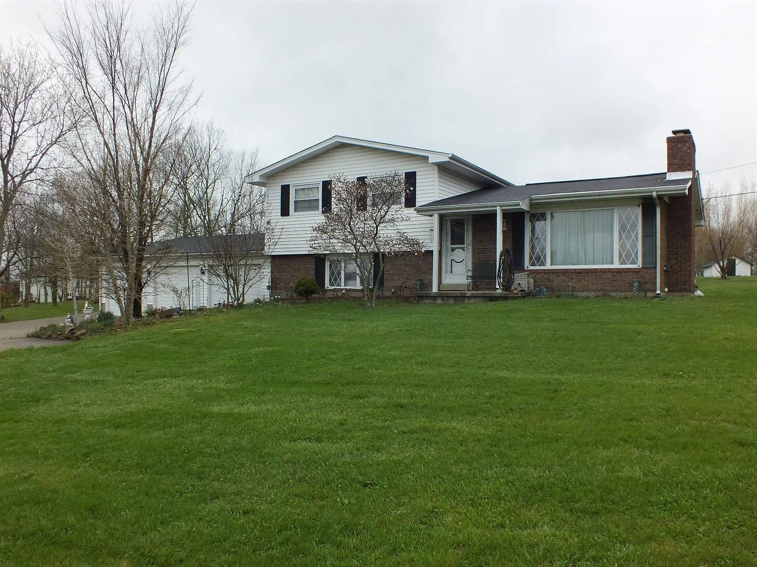 3855 Jacksonburg Rd photo 1