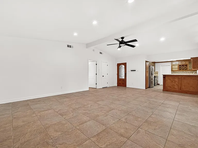 5422 Hummingbird St — Photo 17