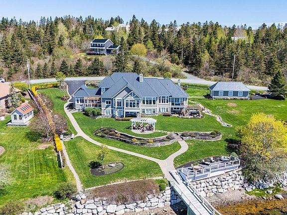 3rd image of 40 Crouchers Point Rd
