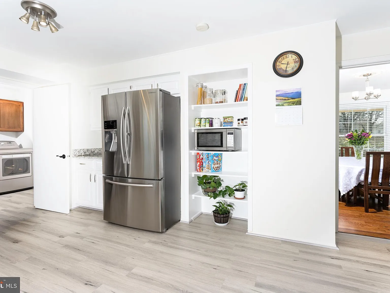 4 bed, 2.5 bath, 2885 sqft, $4,550 — Photo 4