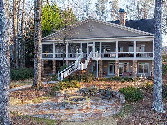 4th image of 167 Blue Heron Dr