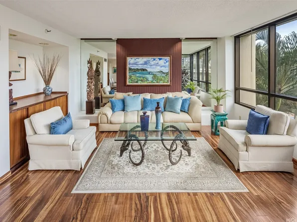 1525 Wilder Ave APT 308, Honolulu, HI 96822