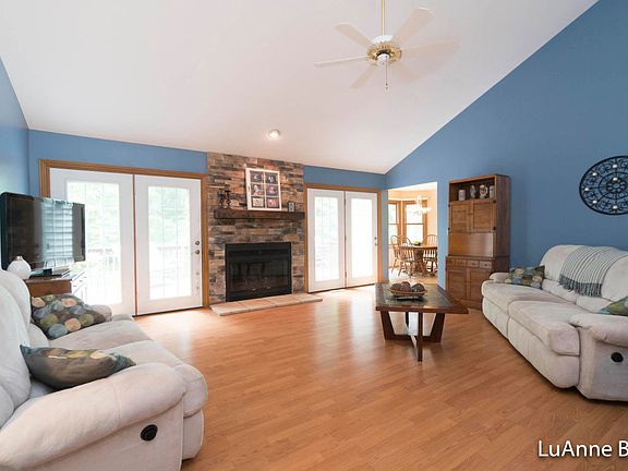5th image of 8578 Meadow Rock Dr NE