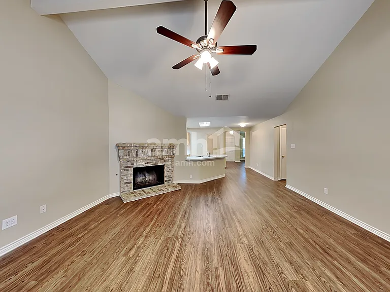 737 Oak Dale Ave — Photo 7