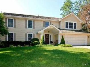 701 Paddock Ln, Libertyville, IL 60048